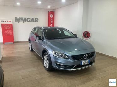 VOLVO - V60 - Cross Country D3 Geartronic Kinetic