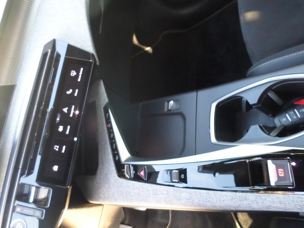 Peugeot 3008 Hybrid 136 e-DCS6 GT