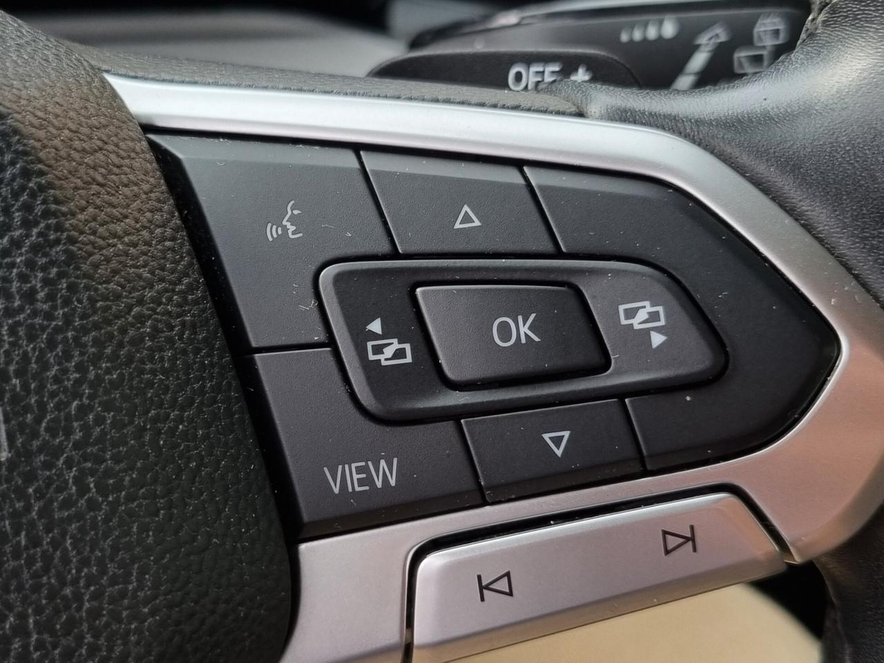 Volkswagen Golf VIII 1.0 etsi evo Life 110cv dsg