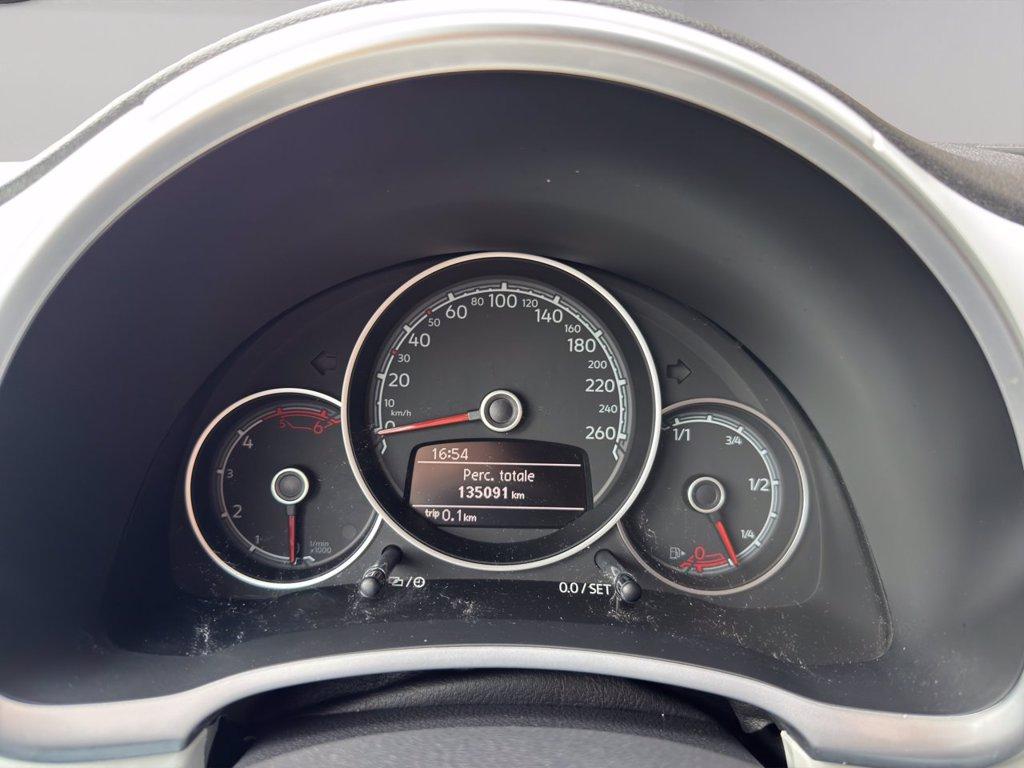 VOLKSWAGEN Maggiolino cabrio 2.0 tdi design 110cv del 2018