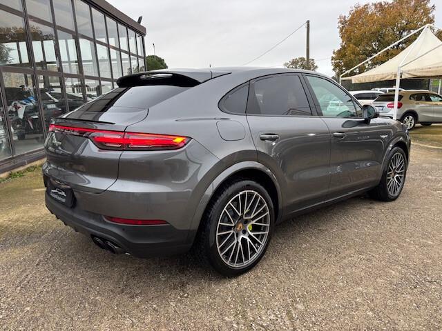Porsche Cayenne Coupé 3.0 V6 E-Hybrid Platinum Edition 340CV