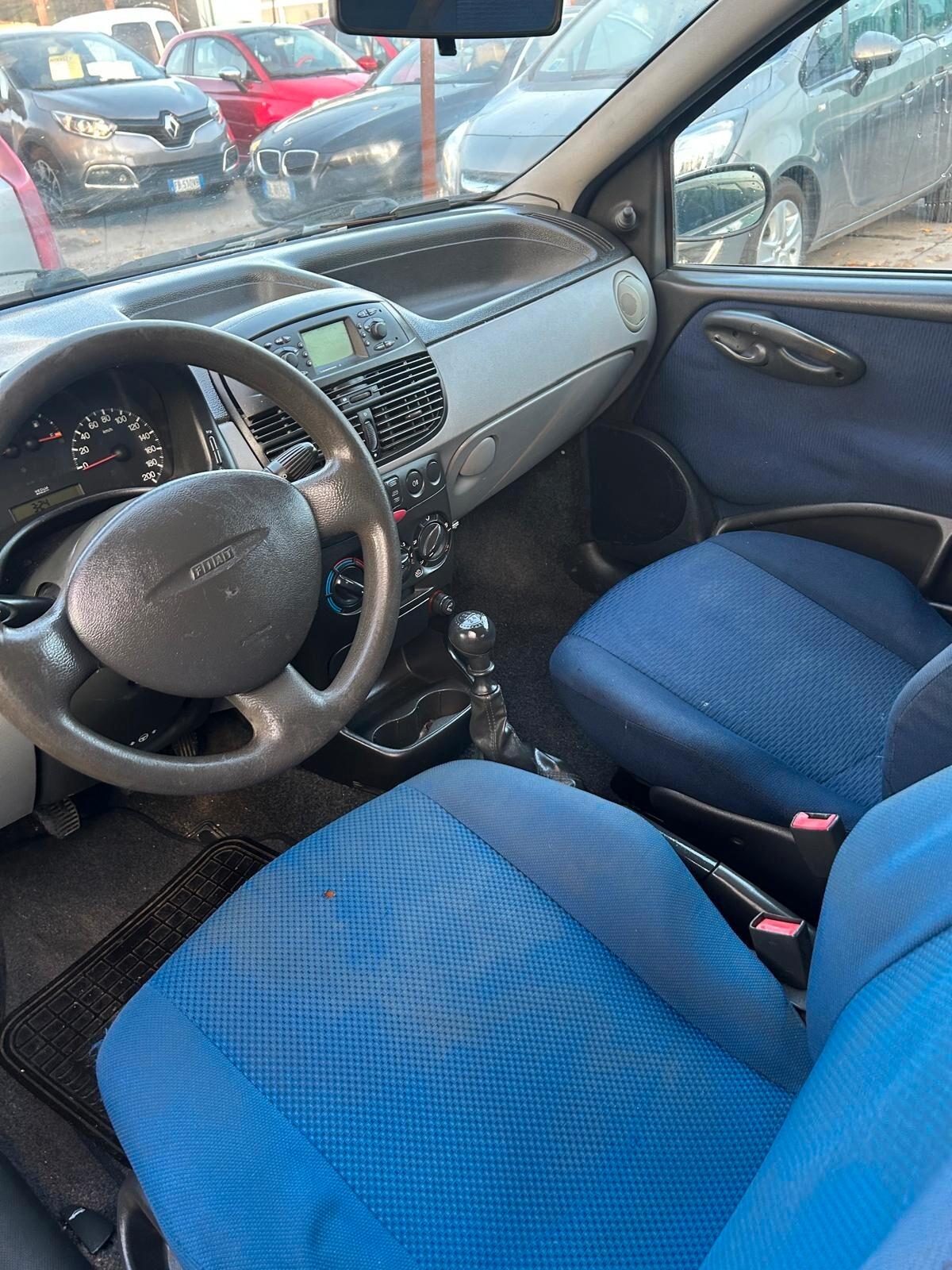 Fiat Punto 1.2i 16V cat 3 porte ELX ok neo patentati