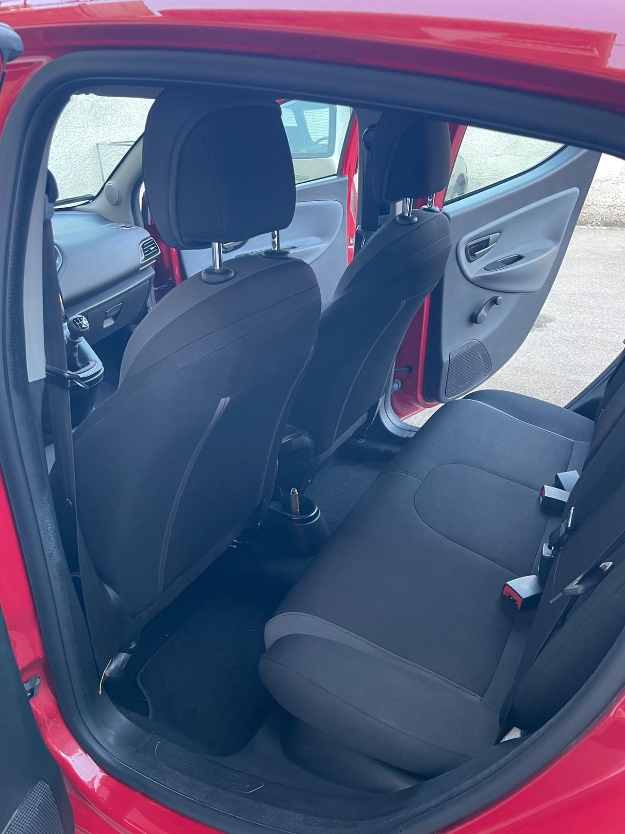 Lancia Ypsilon 1.2 69 CV 5 porte GPL Ecochic Gold dal nord Italia