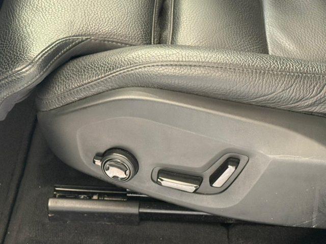 VOLVO XC60 B4 (d) AWD automatico Plus Dark