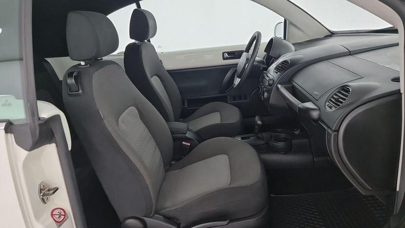 Volkswagen New Beetle 2.0 Cabrio Automatico