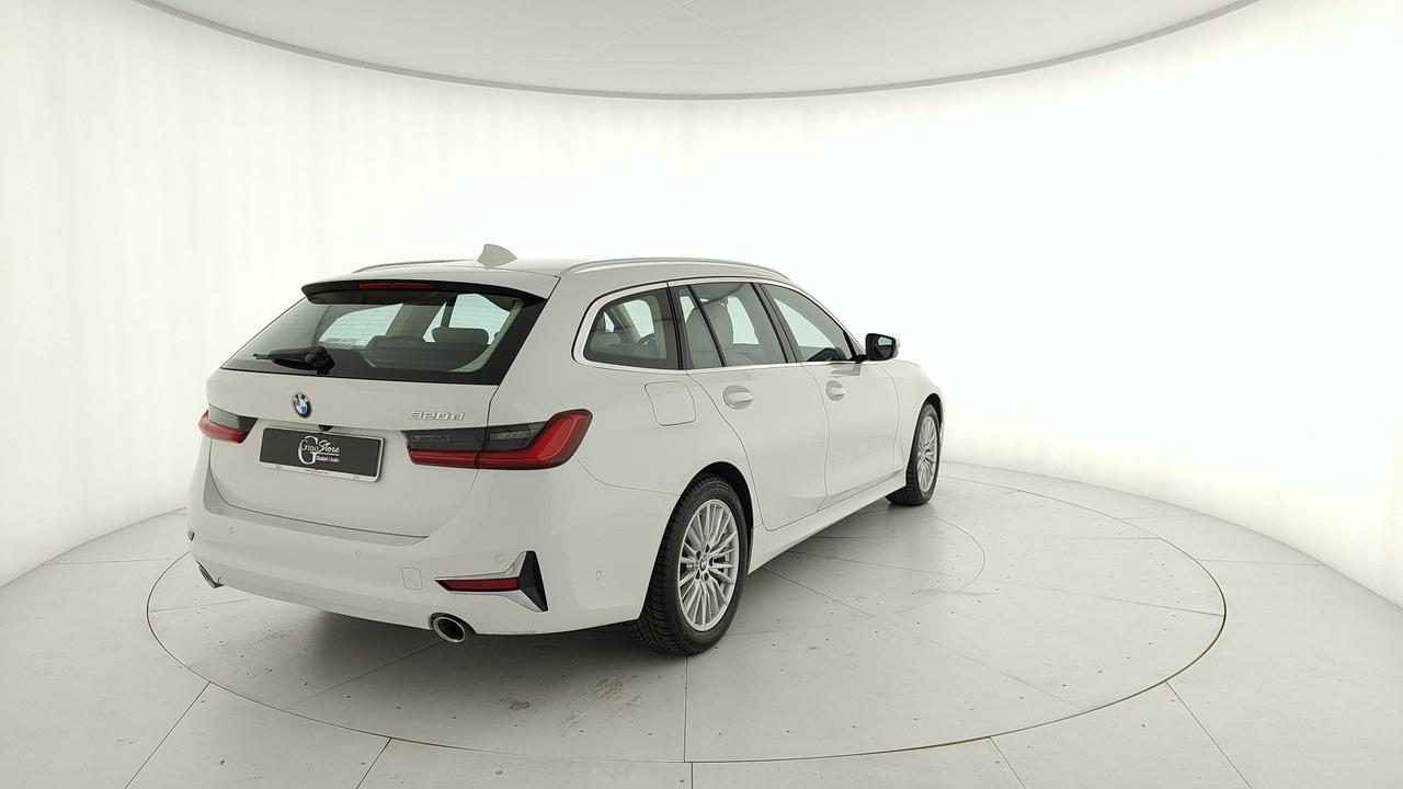 BMW BMW - BMW 320d Touring mhev 48V Luxury auto