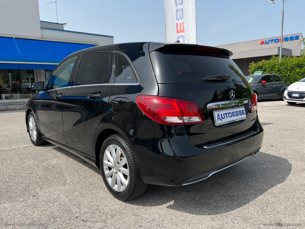 MERCEDES-BENZ B 180 d Automatic Executive
