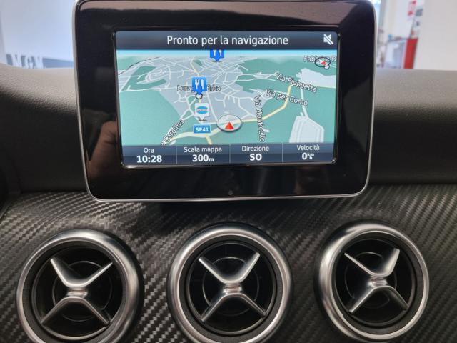 MERCEDES-BENZ A 180 Premium