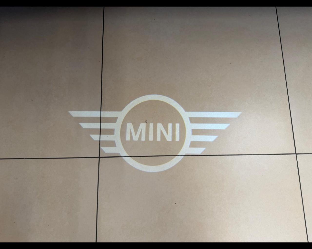 MINI Mini Countrym.(U25) - Mini E Favoured Countryman