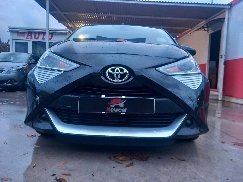 Toyota Aygo 1.0 VVT-i 72 CV 5 porte x-play MMT