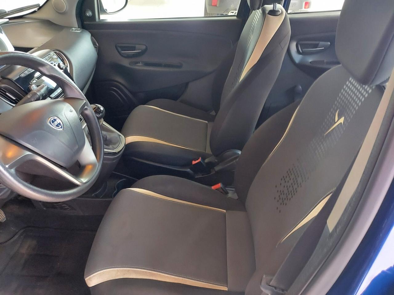 Lancia Ypsilon 1.2 69 CV 5 porte Elefantino NEOPATENTATI POCHI CHILOMETRI