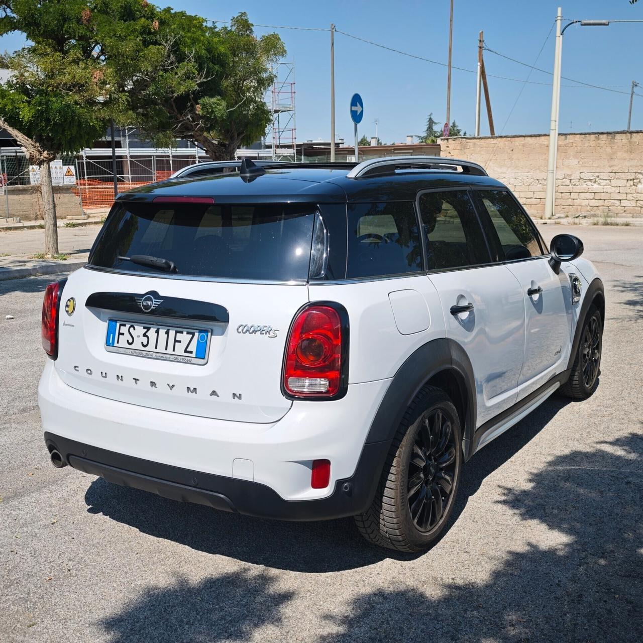 Mini Cooper S Countryman 1.5 Hype ALL4 136cv più 80 cv elettrico
