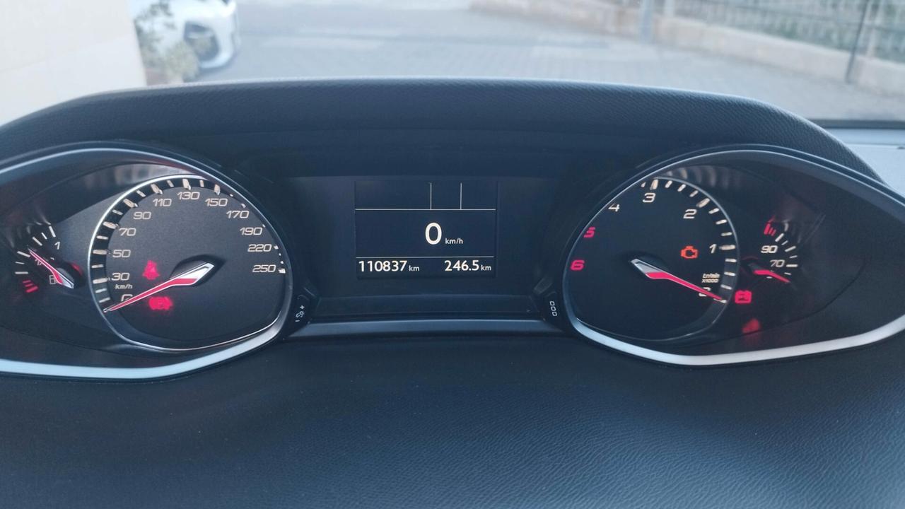 Peugeot 308 BlueHDi 130 S&S Allure