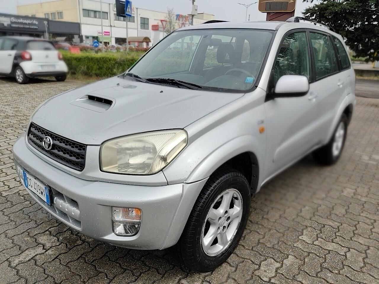 Toyota RAV 4 2.0 D-4D 5p Sol + Gancio