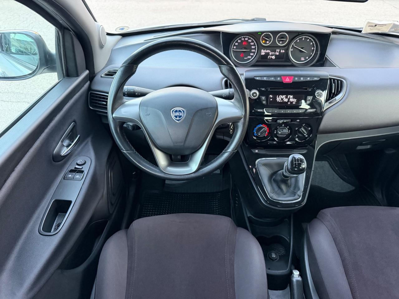 Lancia Ypsilon 1.2 benzina 69 cv 2011 105.000 km
