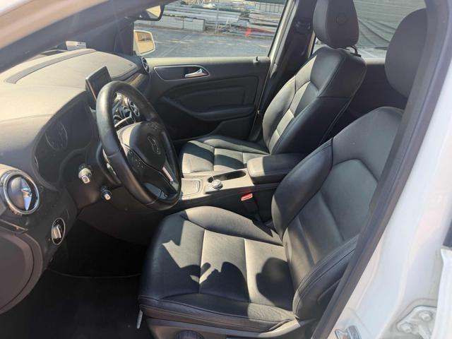 MERCEDES-BENZ B 180 BlueEFFICIENCY Premium senza nessun lavoro da fare