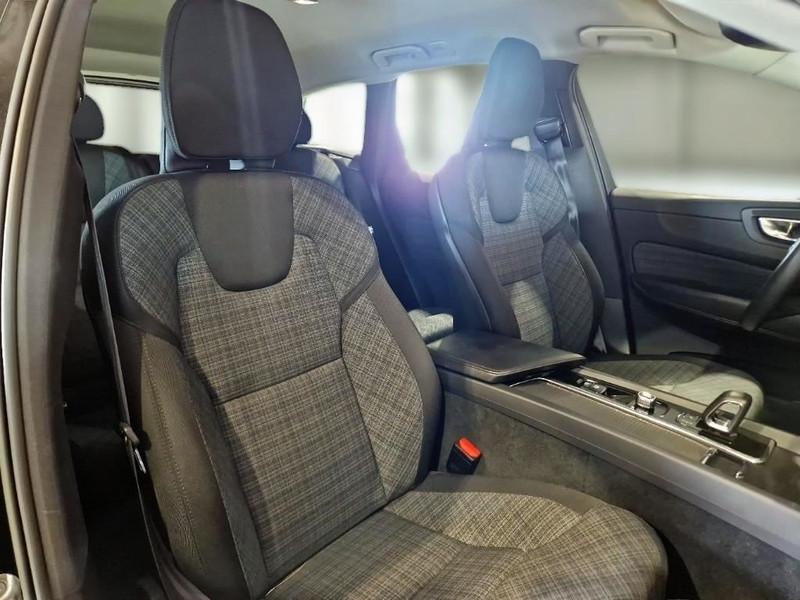 VOLVO XC60 B4 D AWD AUTOMATICO CORE SUV