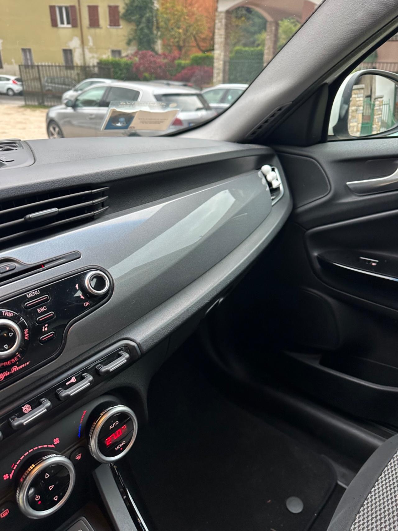 Alfa Romeo GIULIETTA 2.0 JTDm-2 DISTINCTIVE KMCERT GARANZ