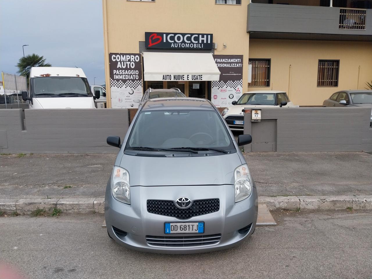 Toyota Yaris 1.0 5 porte Sol