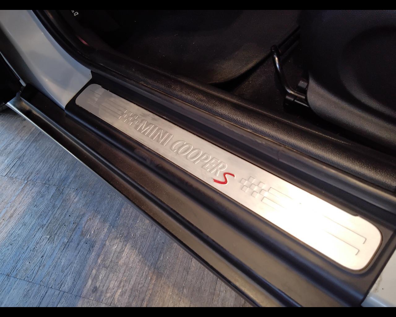 MINI Mini IV F55-F56 2014 - Mini 2.0 Cooper S 5p auto