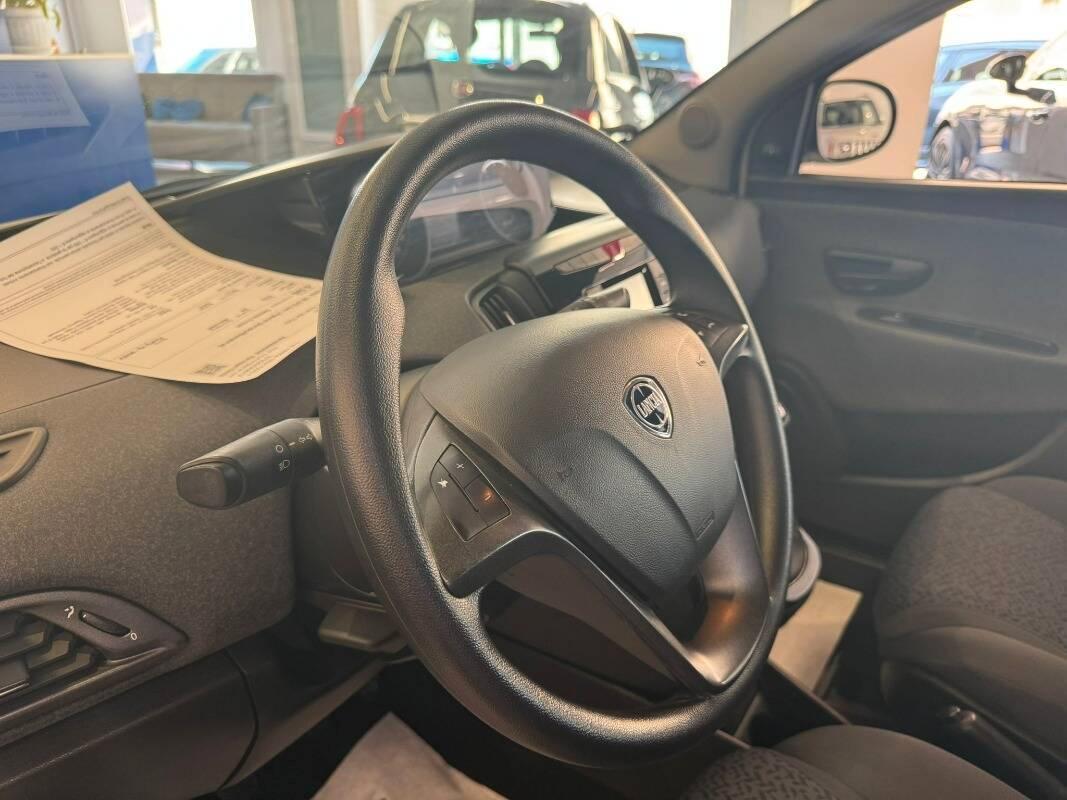 Lancia Ypsilon III 1.0 firefly hybrid Silver s&s 70cv