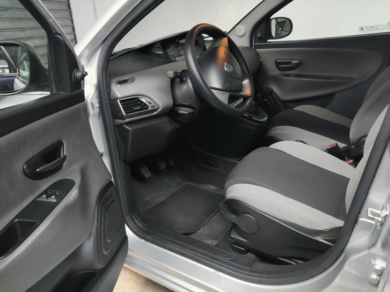 Lancia Ypsilon 1.2 69 CV 5 porte GPL Ecochic Elefantino