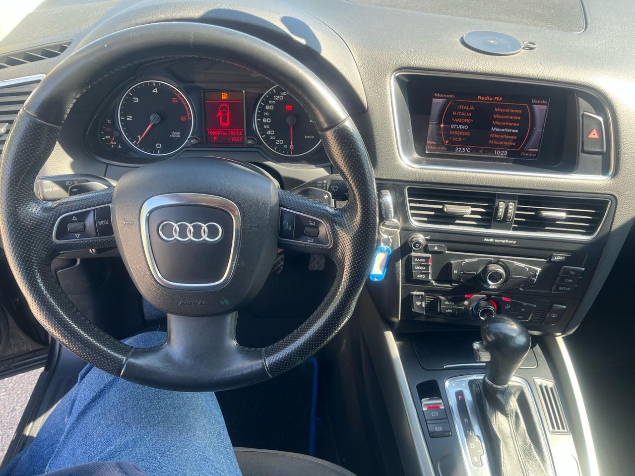 Audi Q5-2.0 tdi/170 cv-s.tronic-4X4-2012