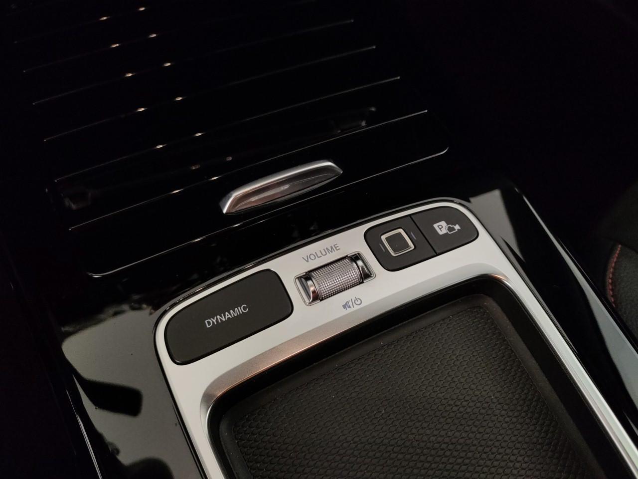 Mercedes-Benz A 180 AMG Line Advanced Plus auto