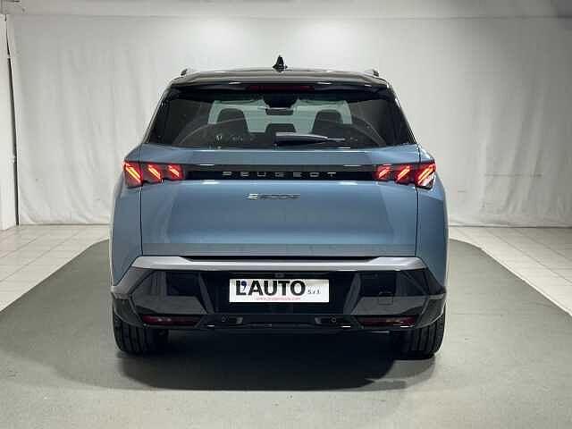 Peugeot 5008 GT motore elettrico (73kWh) 210 CV GT (7 posti)