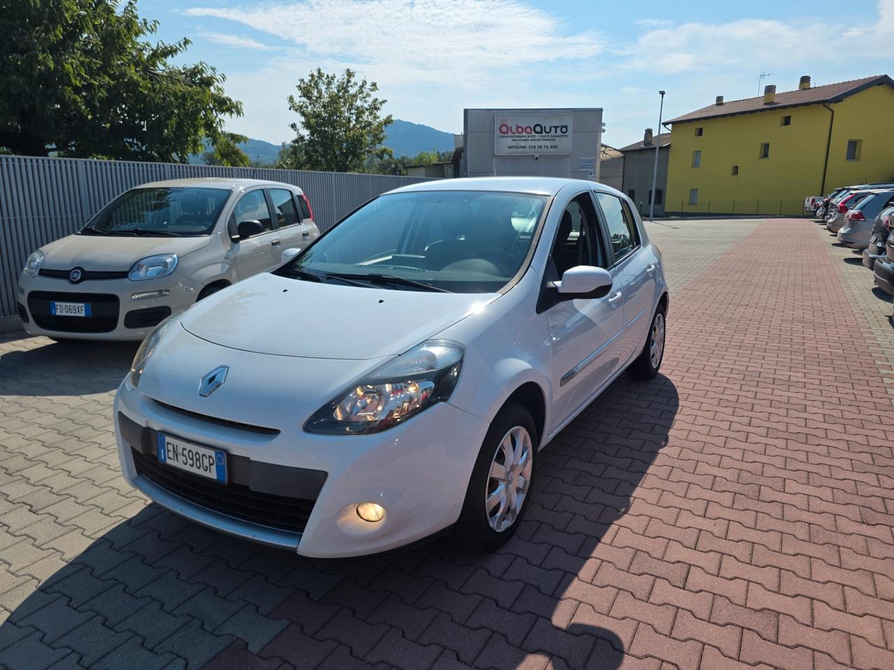 Renault Clio 1.2 75CV perfetta e garantita 12 mesi