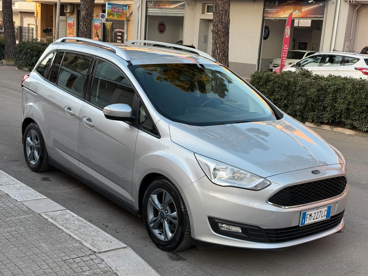 Ford C-Max 2.0 TDCi Powershift 7POSTI *NAVI - 2017