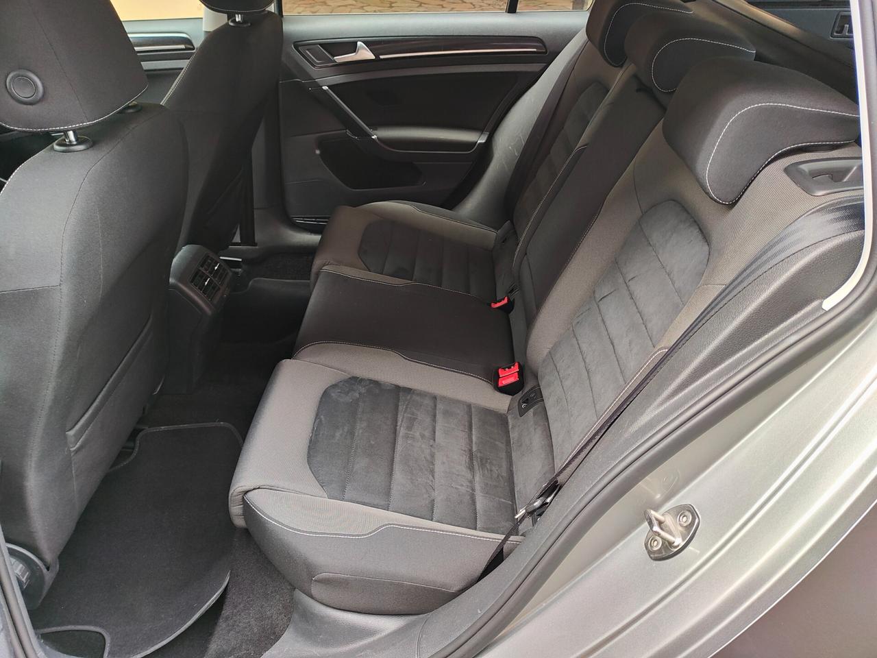 Volkswagen Golf Variant 1.6 TDI 105 CV DSG Highline BlueMotion Tech.