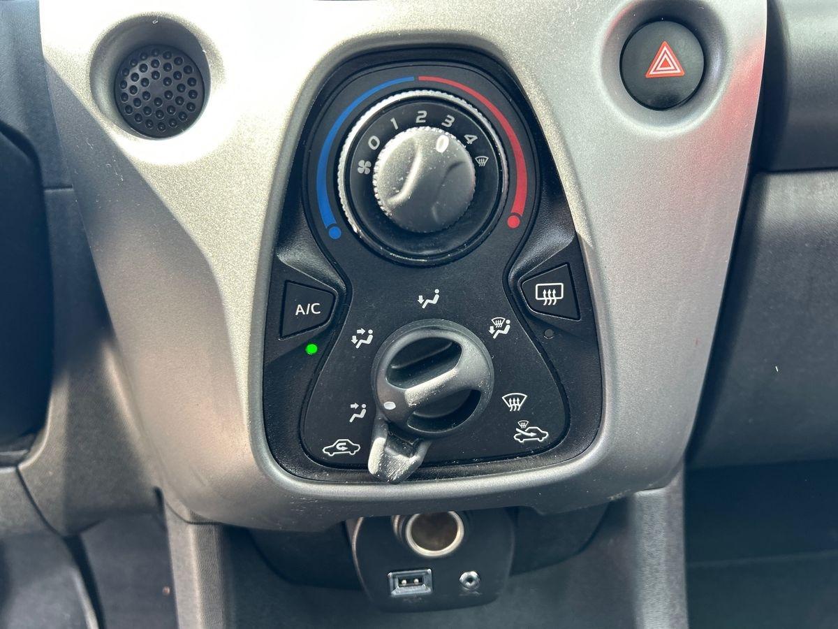 TOYOTA Aygo 2ª serie - Aygo Connect 1.0 VVT-i 72 CV 5 porte x-cool