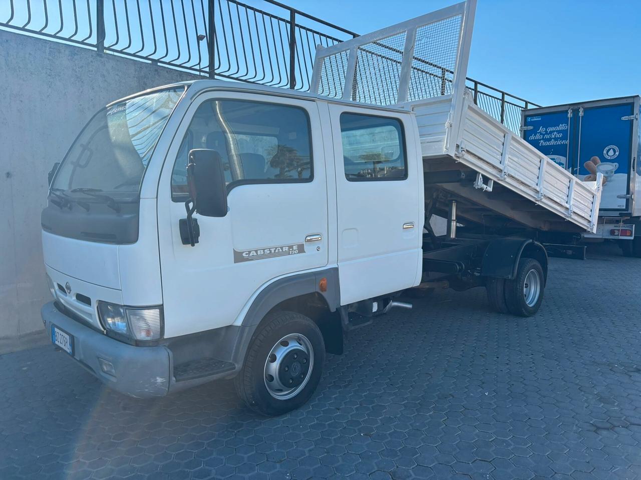 Nissan Cabstar 3.0 TD – Doppia Cabina – Ribaltabile Trilaterale – 138.000 km
