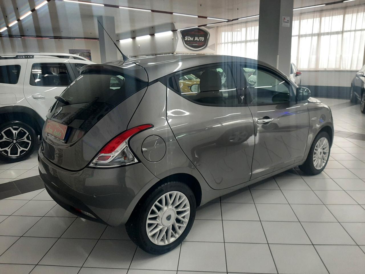 Lancia Ypsilon 1.2 69 CV 5 porte S&S Gold