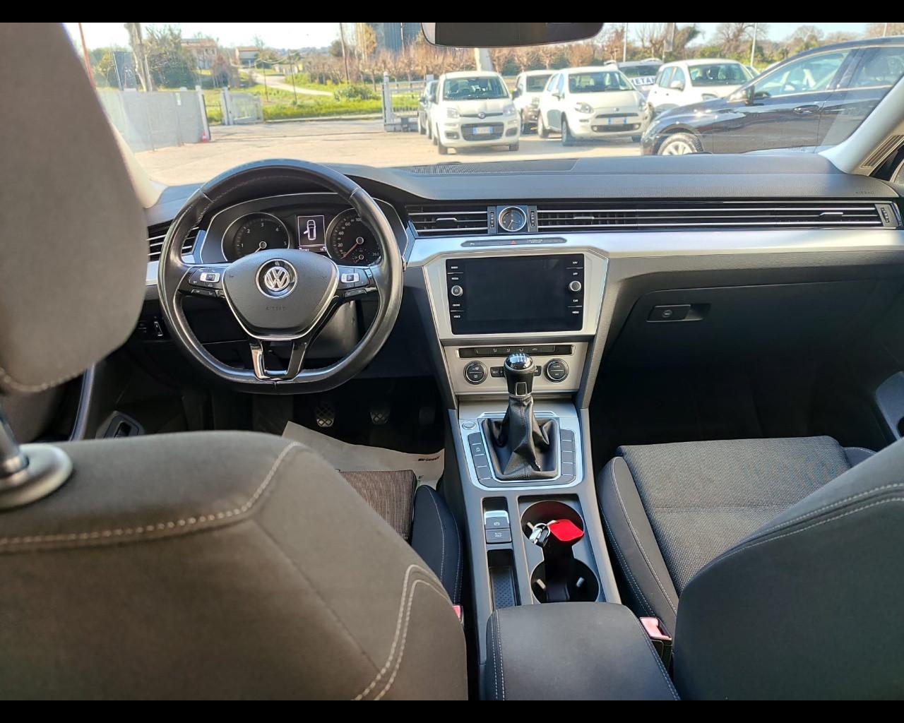 VOLKSWAGEN Passat Business Variant 1.6 TDI Trendline BlueMotion Tech.