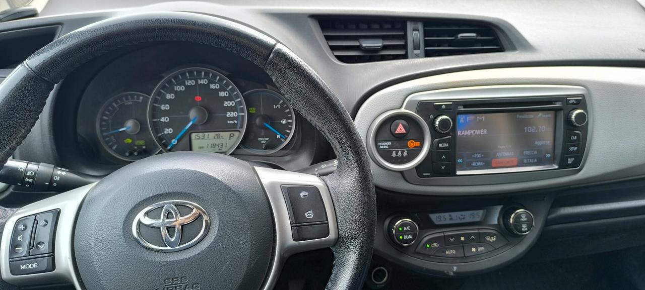 Toyota Yaris 1.5 Hybrid 5 porte Lounge CAMERA NAVI BI-ZONA