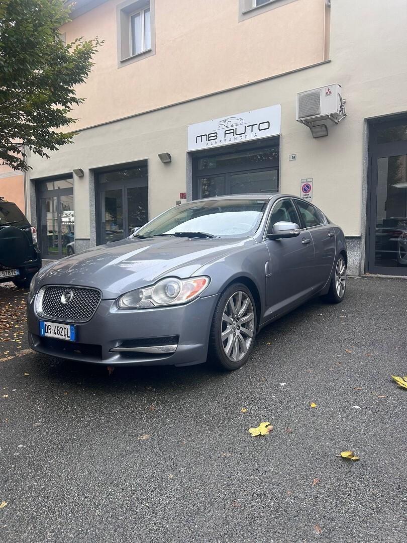 Jaguar XF Luxury impeccabile