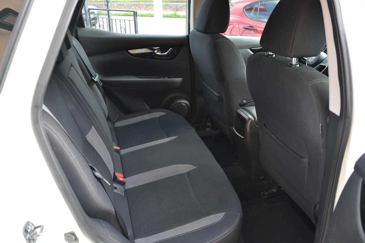 Nissan Qashqai 1.7 dCi 150CV 4WD AUTOM. *NAV-PDC-*PREZZO VERO**