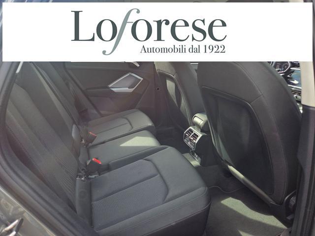 AUDI Q3 35 TDI S line edition