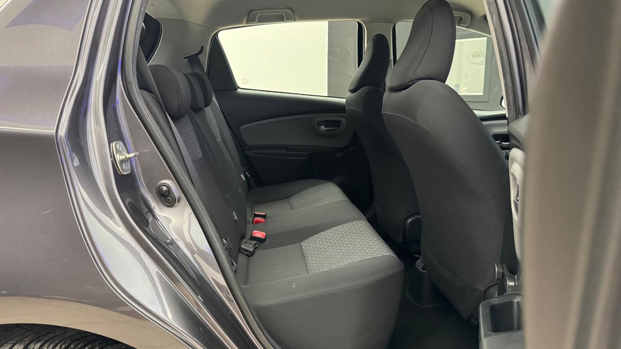 Toyota Yaris 1.4 D-4D 5 porte Lounge-2015