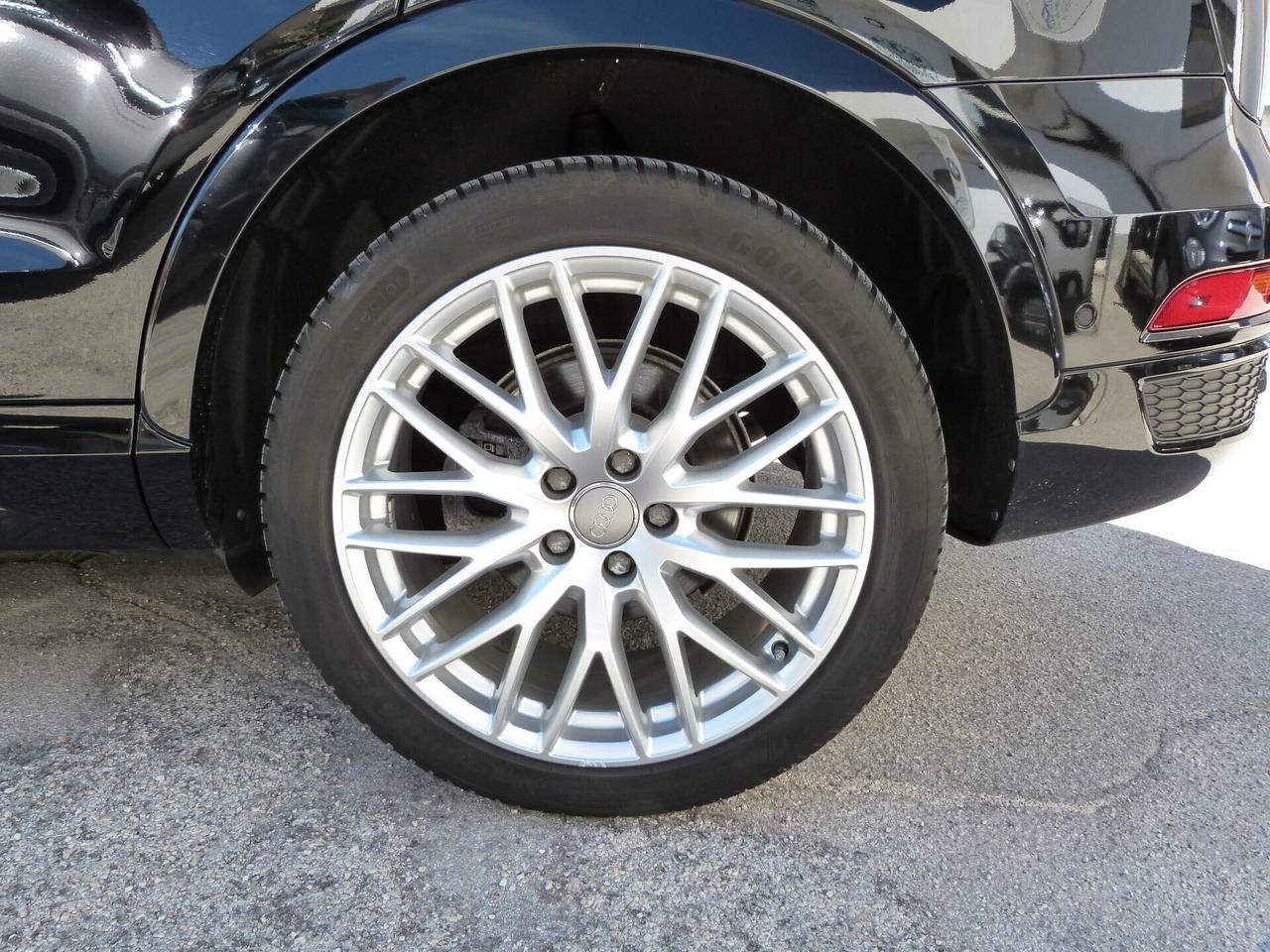 Audi Q3 2.0 TDI 150 CV S tronic line Edition