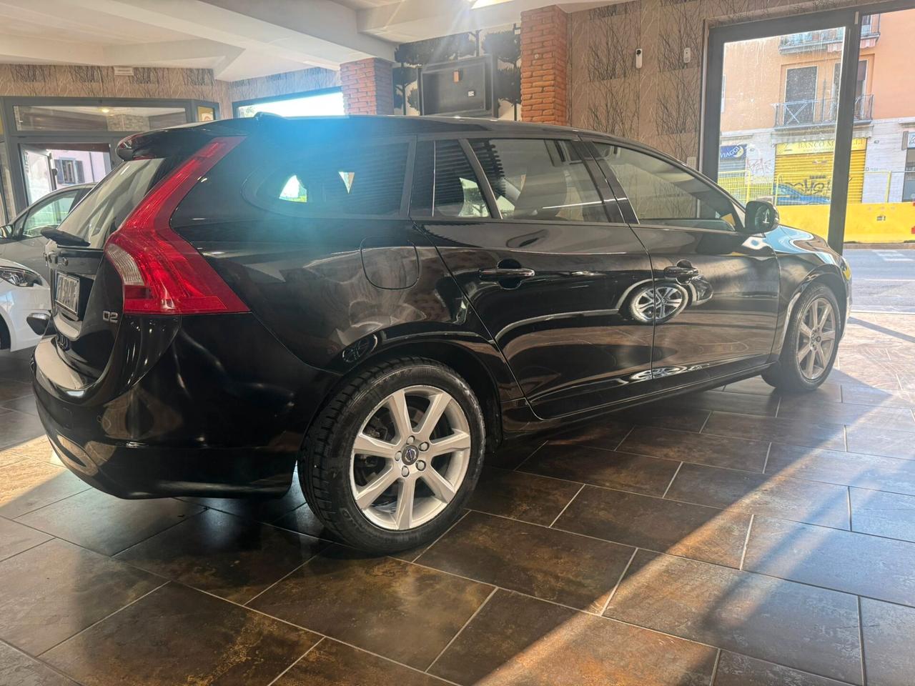 Volvo V60 D2 Dynamic Edition N1