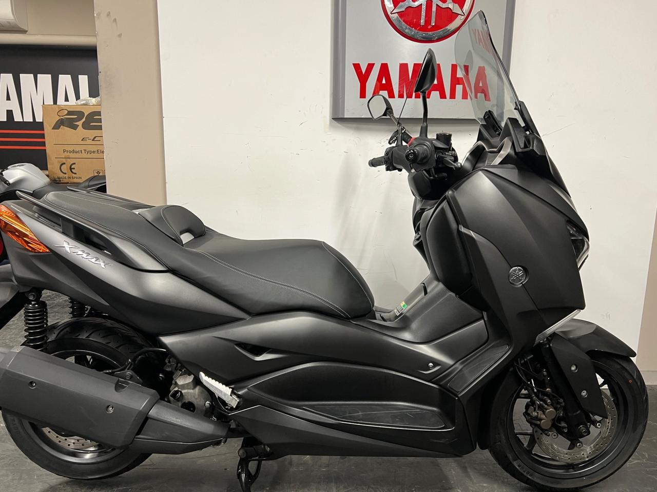 Yamaha X-Max 300