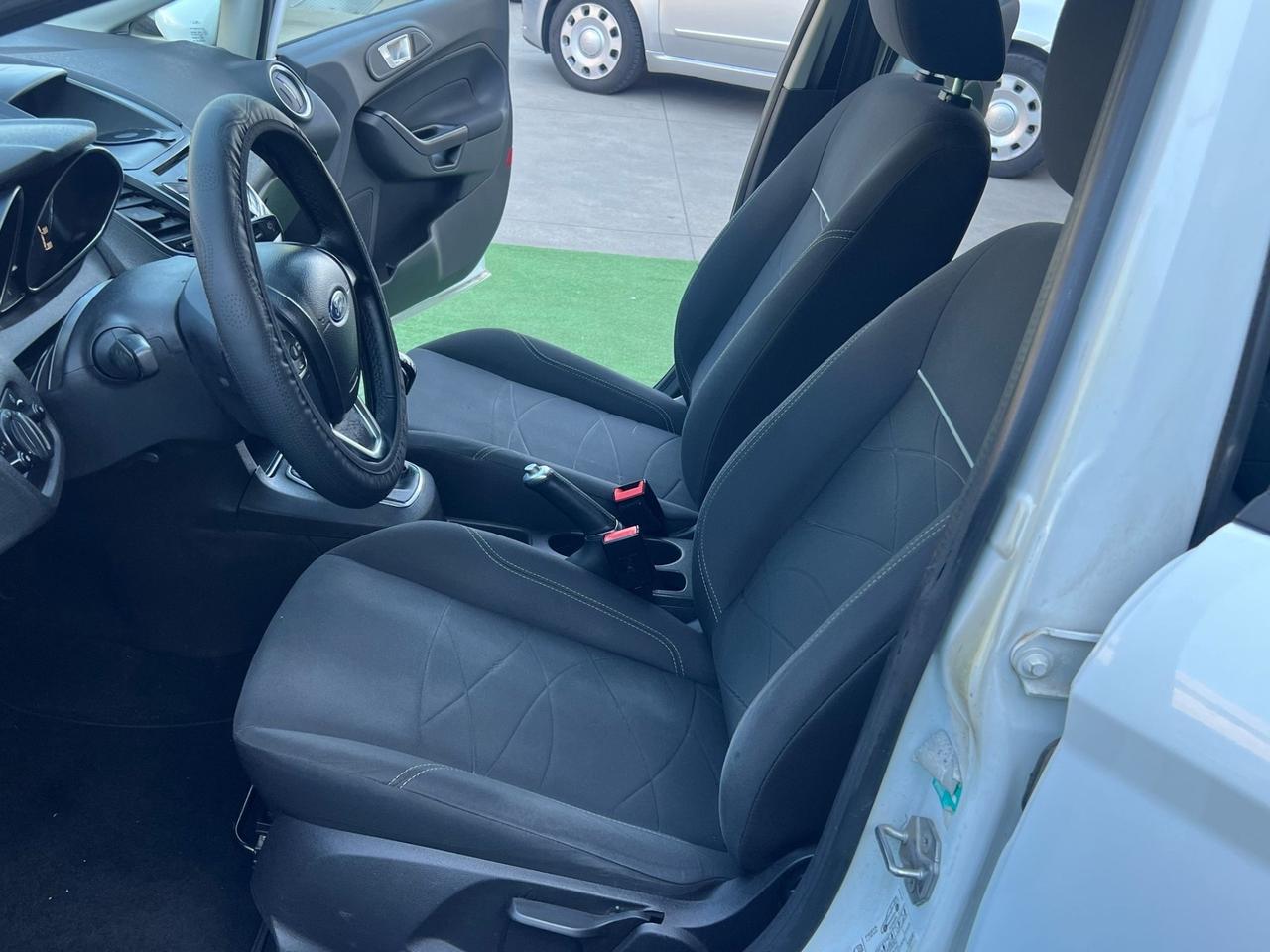 Ford Fiesta 1.2 60CV 5 porte Black & White Edition
