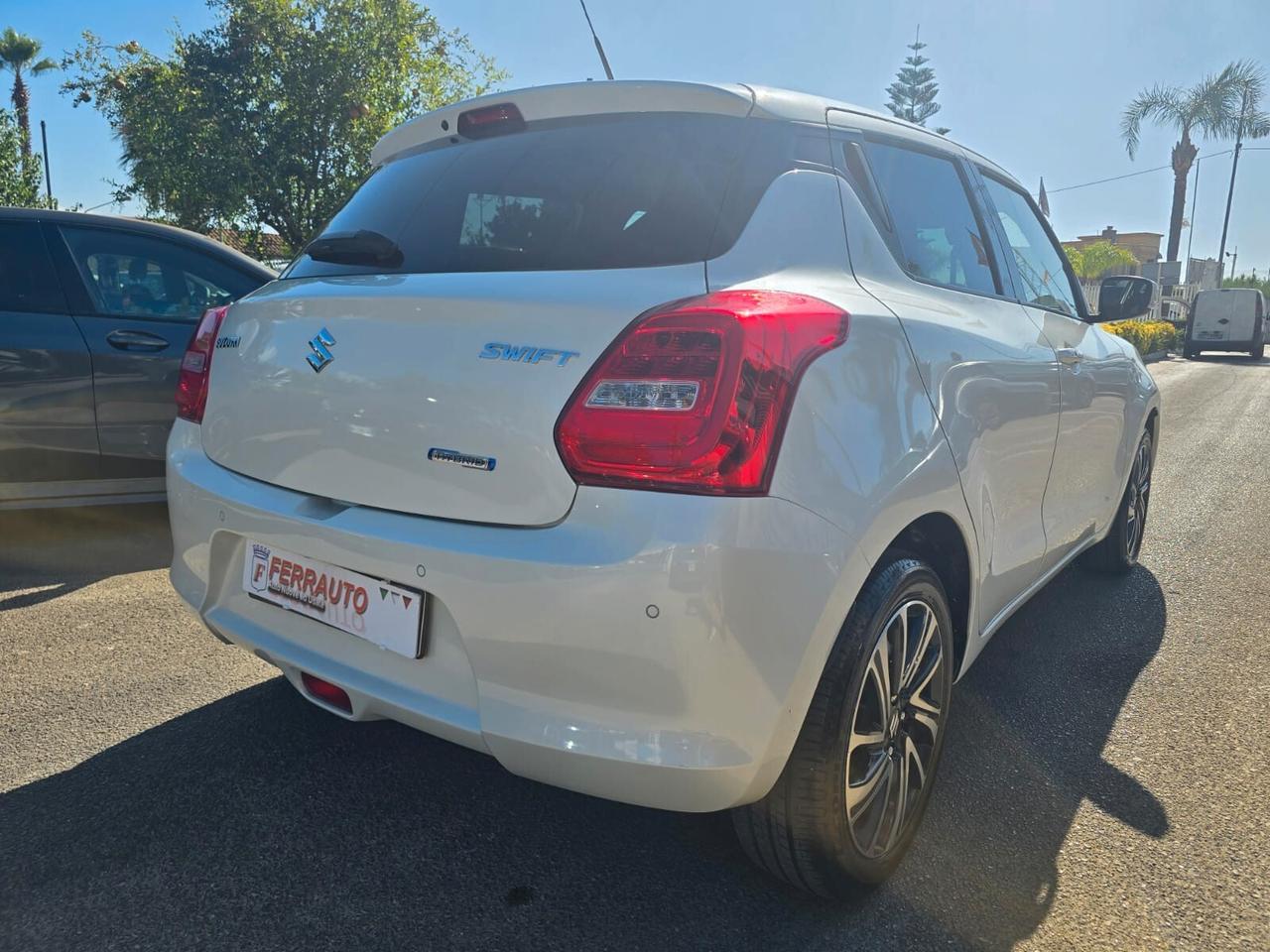 SUZUKI SWIFT 1.2 HYBRID 83CV TOP EDITION FULL PERLATO