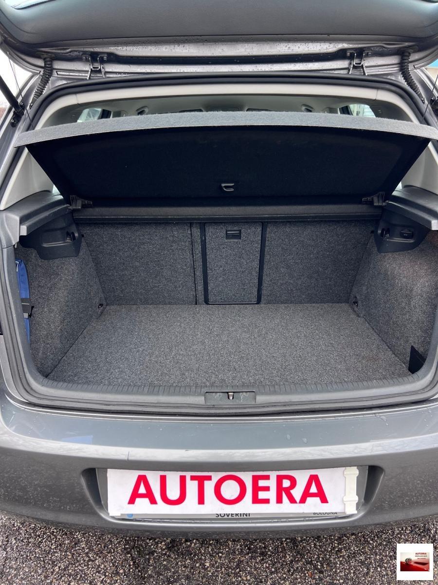 VOLKSWAGEN - Golf - 1.6 5p. Highline BiFuel