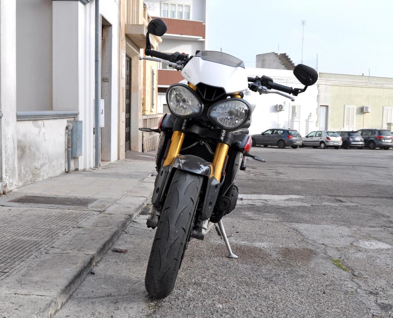 Triumph Speed Triple R 1050