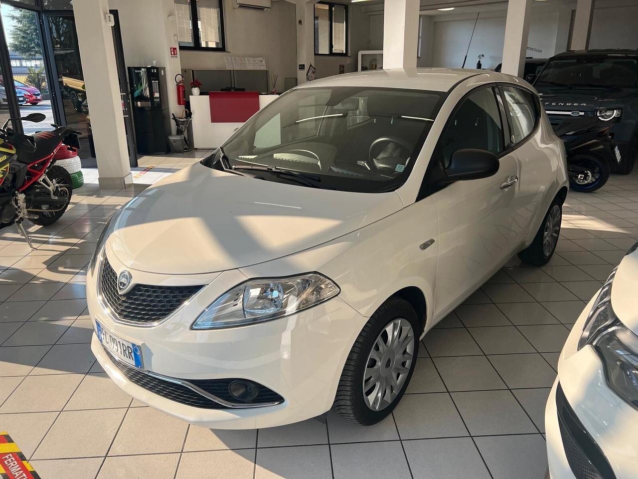 Lancia Ypsilon 1.2 69 CV 5 porte GPL Ecochic Platinum