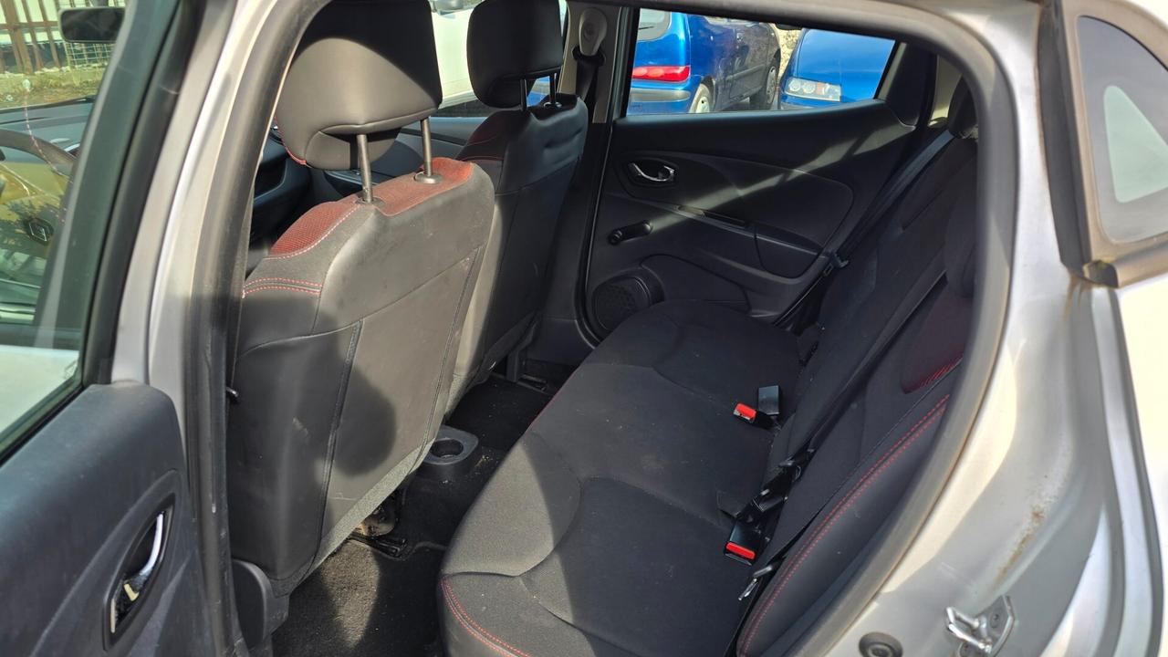 Renault Clio 1.2 75CV 5 porte Costume National